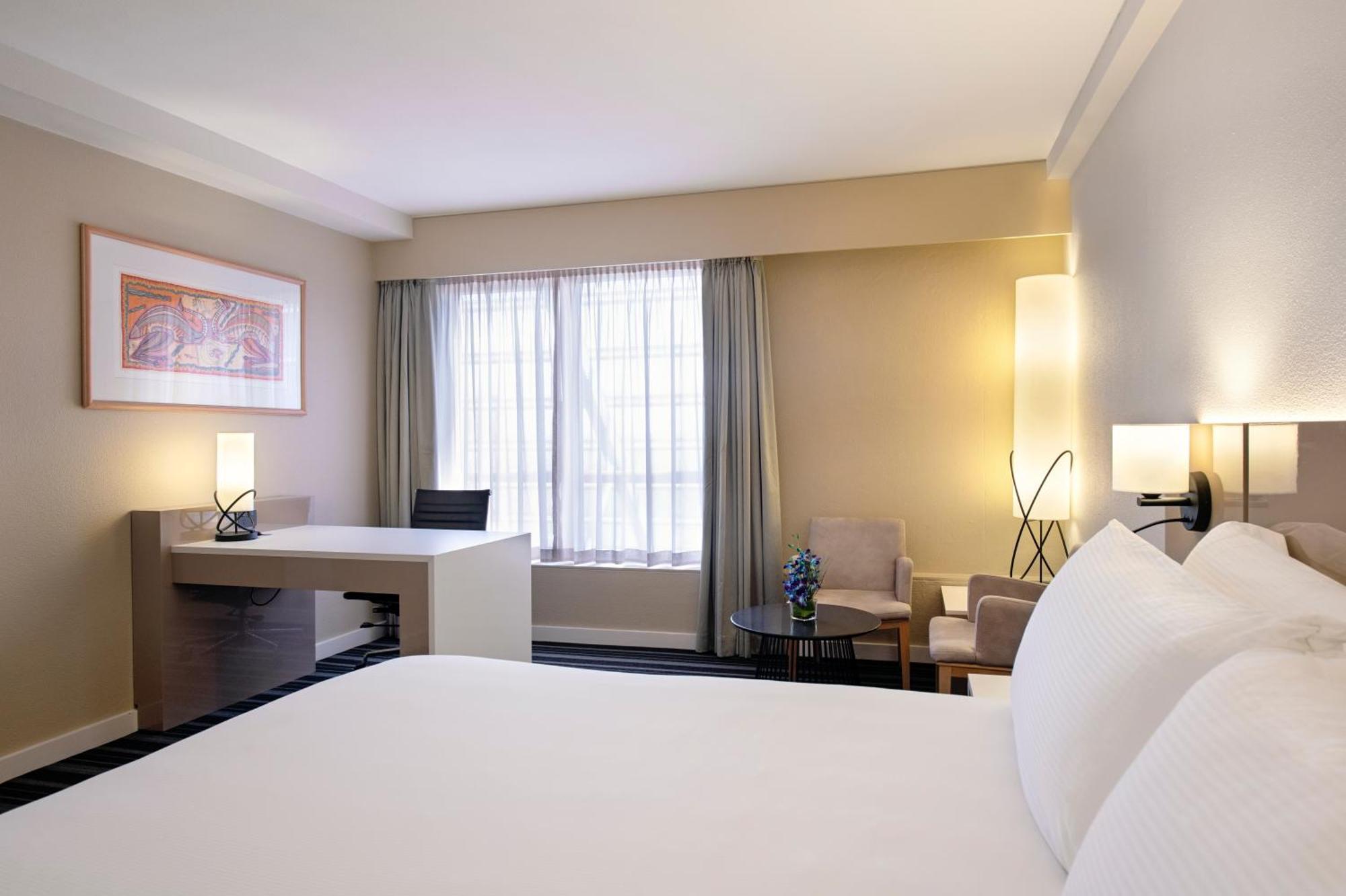 Doubletree By Hilton Esplanade Hotel 4*